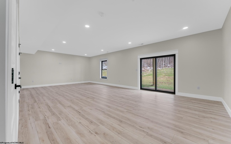 116 Tivoli Garden Drive, Morgantown, West Virginia 26508, 4 Bedrooms Bedrooms, 9 Rooms Rooms,4 BathroomsBathrooms,Single Family Attached,For Sale,Tivoli Garden,10163970