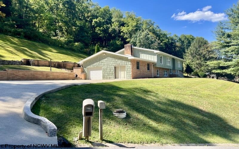 152 Hilltop Drive, Philippi, West Virginia 26416, 5 Bedrooms Bedrooms, 12 Rooms Rooms,3 BathroomsBathrooms,Single Family Detached,For Sale,Hilltop,10161553
