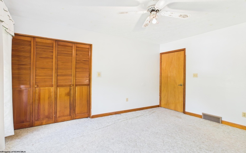 152 Hilltop Drive, Philippi, West Virginia 26416, 5 Bedrooms Bedrooms, 12 Rooms Rooms,3 BathroomsBathrooms,Single Family Detached,For Sale,Hilltop,10161553