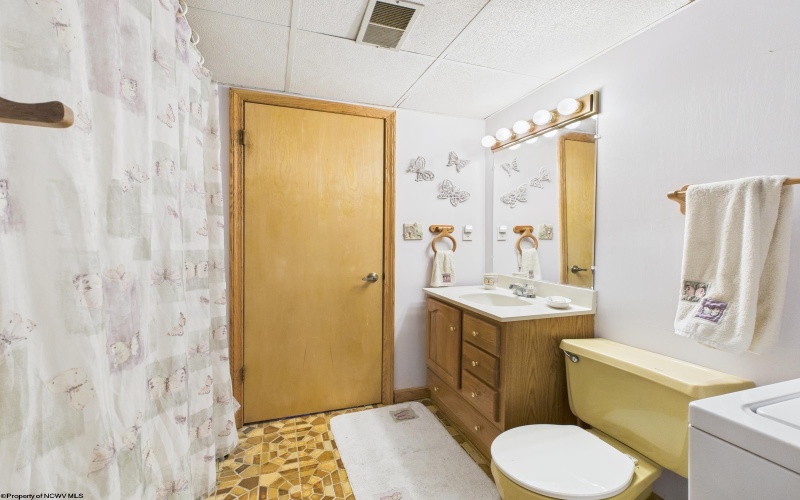 152 Hilltop Drive, Philippi, West Virginia 26416, 5 Bedrooms Bedrooms, 12 Rooms Rooms,3 BathroomsBathrooms,Single Family Detached,For Sale,Hilltop,10161553