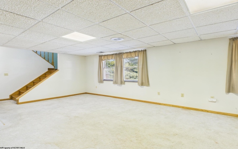 152 Hilltop Drive, Philippi, West Virginia 26416, 5 Bedrooms Bedrooms, 12 Rooms Rooms,3 BathroomsBathrooms,Single Family Detached,For Sale,Hilltop,10161553