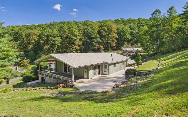 152 Hilltop Drive, Philippi, West Virginia 26416, 5 Bedrooms Bedrooms, 12 Rooms Rooms,3 BathroomsBathrooms,Single Family Detached,For Sale,Hilltop,10161553