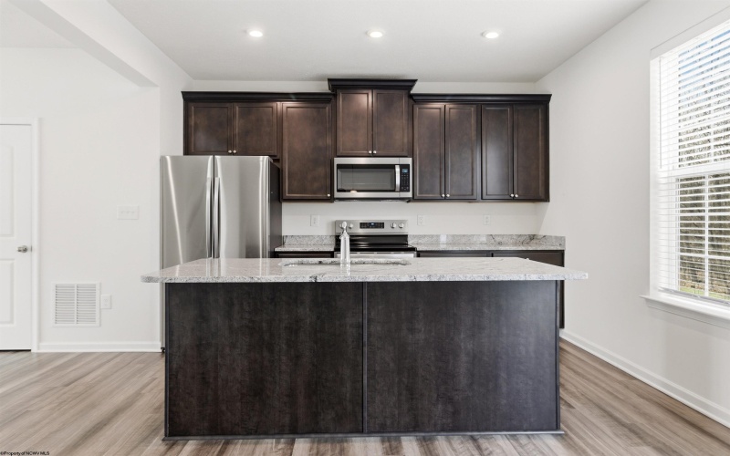 319 Bay Street, Morgantown, West Virginia 26508, 3 Bedrooms Bedrooms, 6 Rooms Rooms,2 BathroomsBathrooms,Single Family Attached,For Sale,Bay,10163990