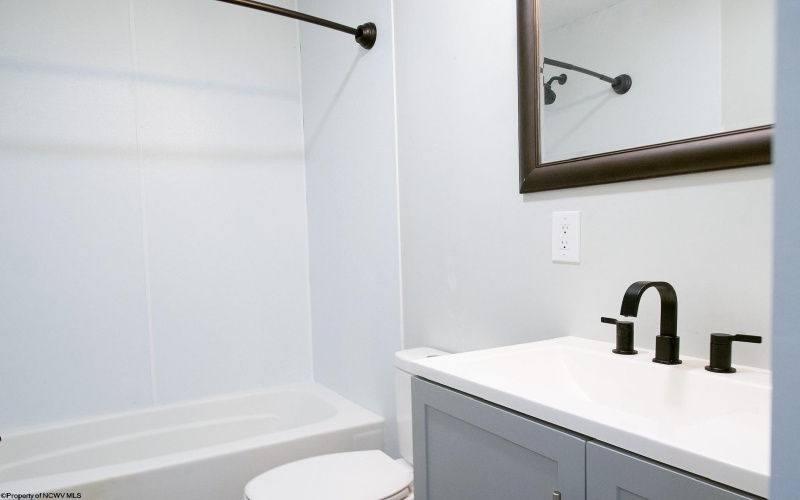 275 Bertha Hill Road, Maidsville, West Virginia 26541, 3 Bedrooms Bedrooms, 6 Rooms Rooms,2 BathroomsBathrooms,Single Family Detached,For Sale,Bertha Hill,10163991