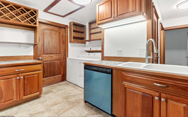 541 Hess Street, Morgantown, West Virginia 26501, 2 Bedrooms Bedrooms, 5 Rooms Rooms,1 BathroomBathrooms,Single Family Detached,For Sale,Hess,10163978