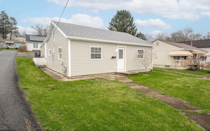 541 Hess Street, Morgantown, West Virginia 26501, 2 Bedrooms Bedrooms, 5 Rooms Rooms,1 BathroomBathrooms,Single Family Detached,For Sale,Hess,10163978