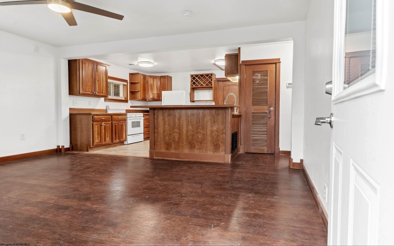 541 Hess Street, Morgantown, West Virginia 26501, 2 Bedrooms Bedrooms, 5 Rooms Rooms,1 BathroomBathrooms,Single Family Detached,For Sale,Hess,10163978