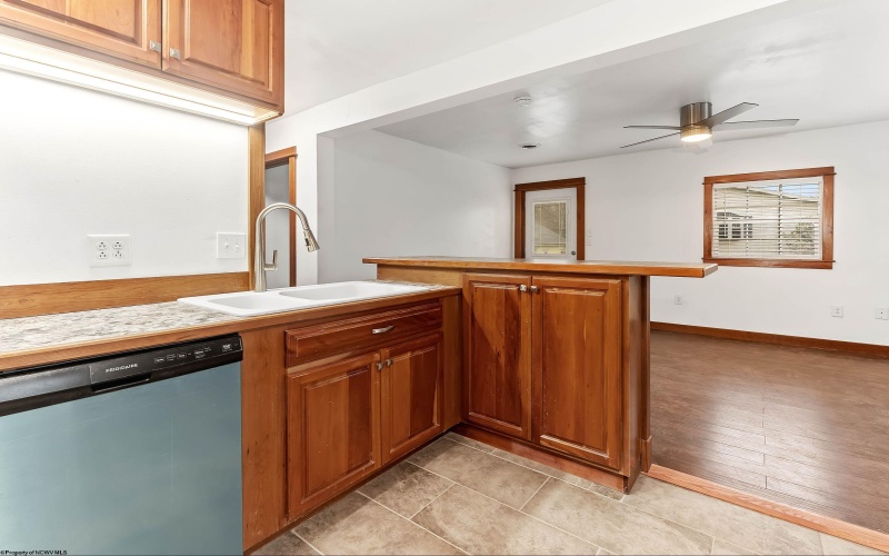 541 Hess Street, Morgantown, West Virginia 26501, 2 Bedrooms Bedrooms, 5 Rooms Rooms,1 BathroomBathrooms,Single Family Detached,For Sale,Hess,10163978