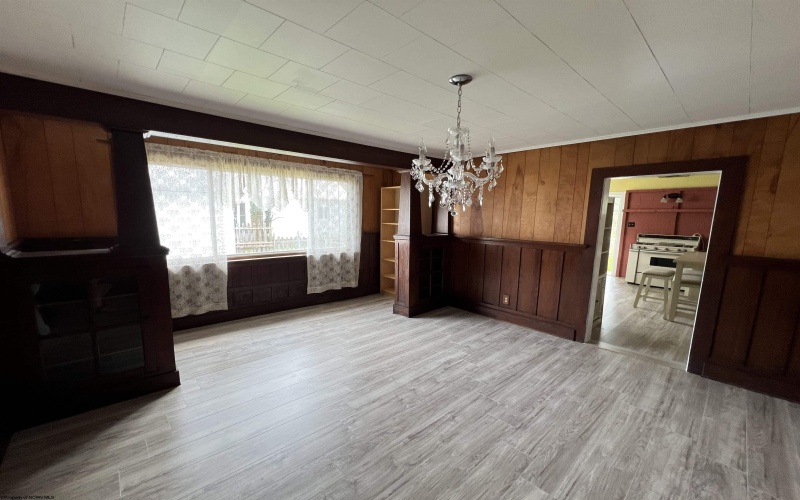 38 Kitson Street, Weston, West Virginia 26452, 4 Bedrooms Bedrooms, 8 Rooms Rooms,2 BathroomsBathrooms,Single Family Detached,For Sale,Kitson,10163977