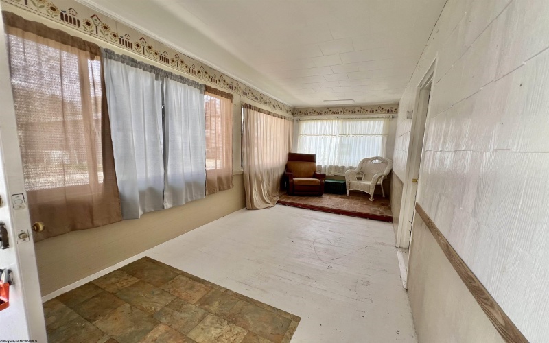 38 Kitson Street, Weston, West Virginia 26452, 4 Bedrooms Bedrooms, 8 Rooms Rooms,2 BathroomsBathrooms,Single Family Detached,For Sale,Kitson,10163977