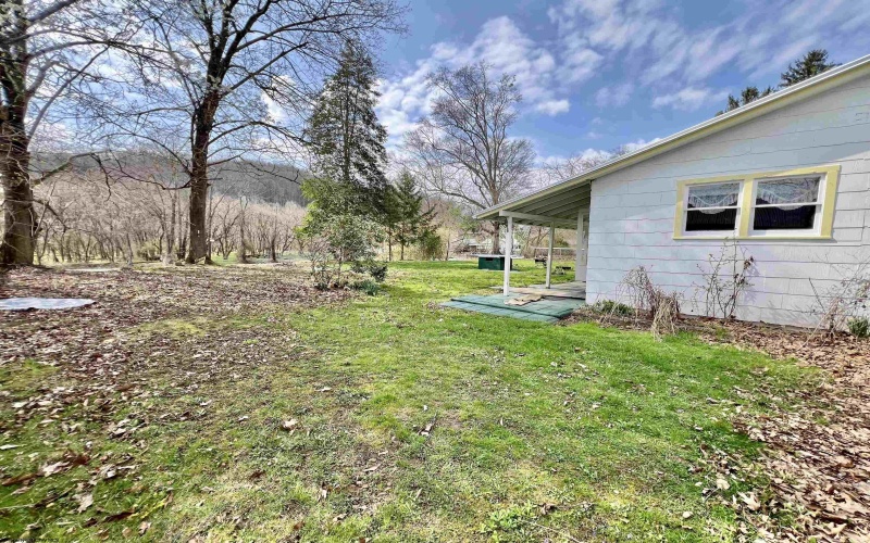 38 Kitson Street, Weston, West Virginia 26452, 4 Bedrooms Bedrooms, 8 Rooms Rooms,2 BathroomsBathrooms,Single Family Detached,For Sale,Kitson,10163977