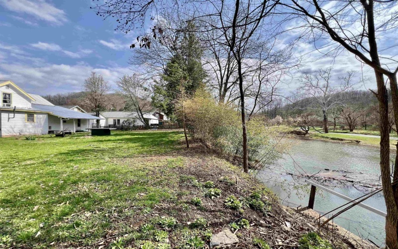 38 Kitson Street, Weston, West Virginia 26452, 4 Bedrooms Bedrooms, 8 Rooms Rooms,2 BathroomsBathrooms,Single Family Detached,For Sale,Kitson,10163977