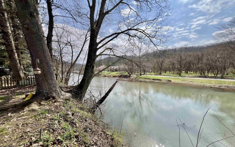 38 Kitson Street, Weston, West Virginia 26452, 4 Bedrooms Bedrooms, 8 Rooms Rooms,2 BathroomsBathrooms,Single Family Detached,For Sale,Kitson,10163977