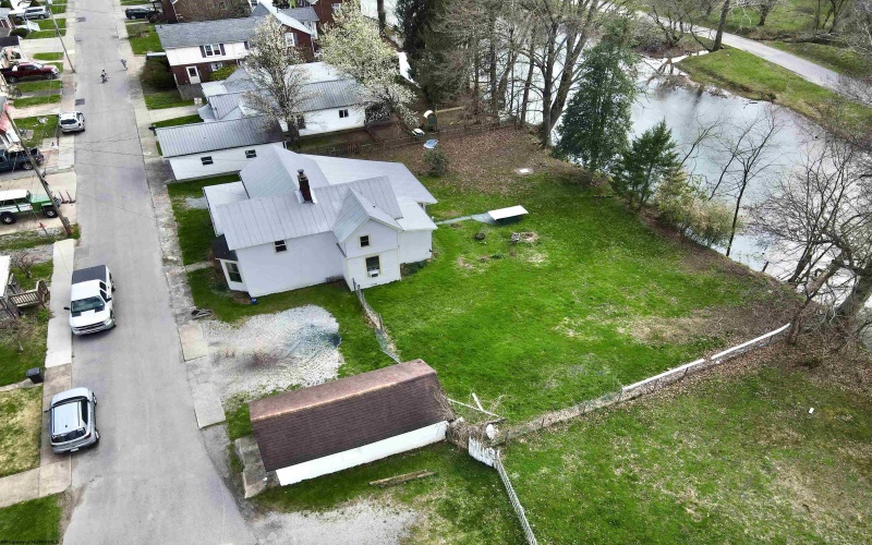 38 Kitson Street, Weston, West Virginia 26452, 4 Bedrooms Bedrooms, 8 Rooms Rooms,2 BathroomsBathrooms,Single Family Detached,For Sale,Kitson,10163977