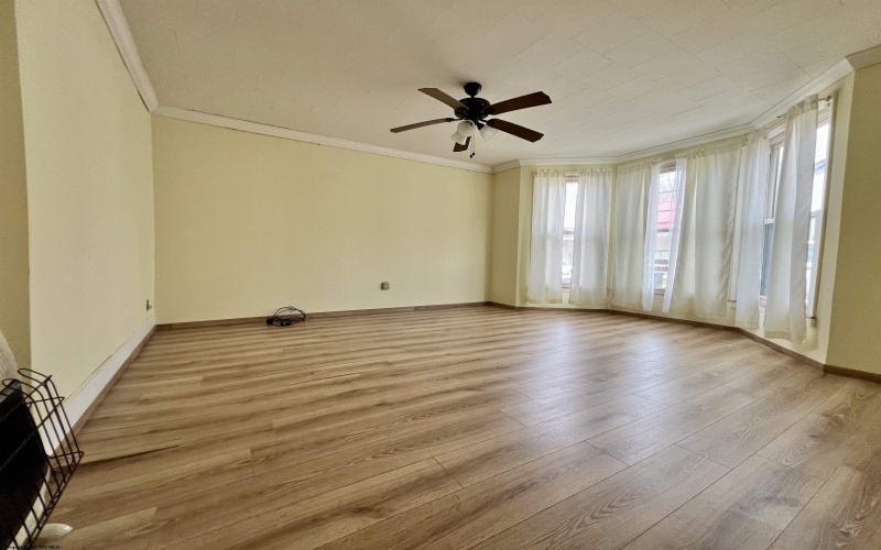 38 Kitson Street, Weston, West Virginia 26452, 4 Bedrooms Bedrooms, 8 Rooms Rooms,2 BathroomsBathrooms,Single Family Detached,For Sale,Kitson,10163977