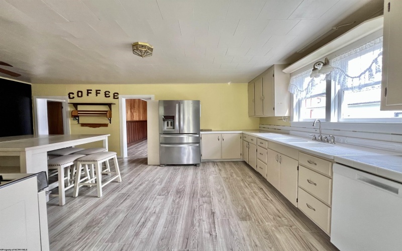 38 Kitson Street, Weston, West Virginia 26452, 4 Bedrooms Bedrooms, 8 Rooms Rooms,2 BathroomsBathrooms,Single Family Detached,For Sale,Kitson,10163977