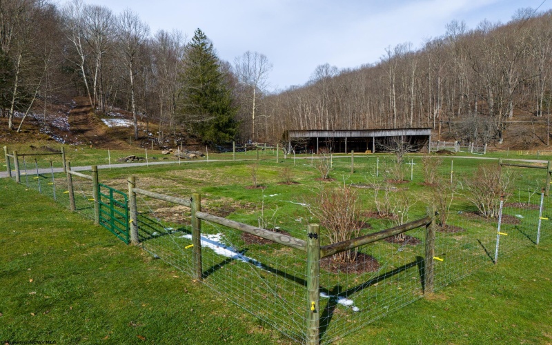 105 Helmsdale Road, French Creek, West Virginia 26218, 4 Bedrooms Bedrooms, 11 Rooms Rooms,2 BathroomsBathrooms,Single Family Detached,For Sale,Helmsdale,10163976