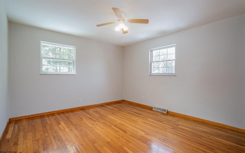 348 Jackson Street, Sistersville, West Virginia 26175, 3 Bedrooms Bedrooms, 9 Rooms Rooms,3 BathroomsBathrooms,Single Family Detached,For Sale,Jackson,10163975