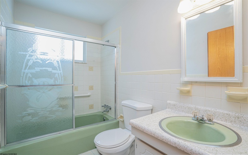 348 Jackson Street, Sistersville, West Virginia 26175, 3 Bedrooms Bedrooms, 9 Rooms Rooms,3 BathroomsBathrooms,Single Family Detached,For Sale,Jackson,10163975