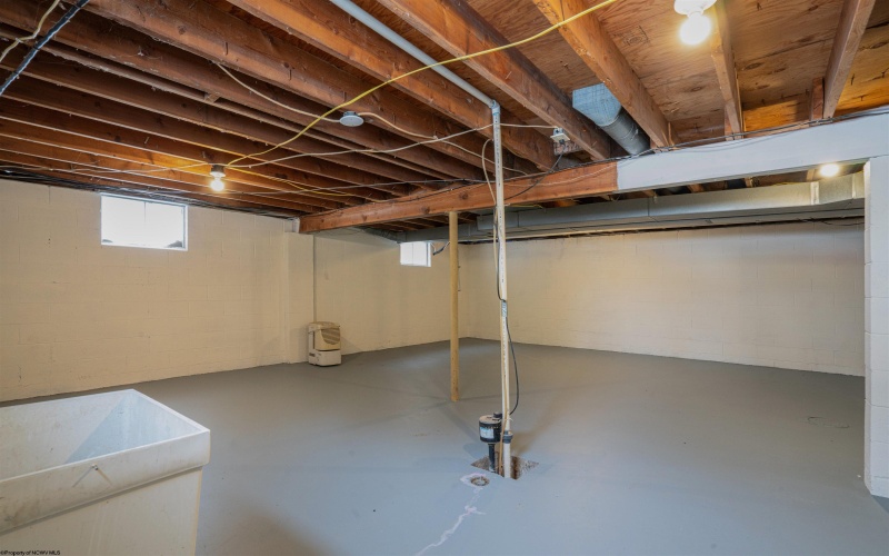 348 Jackson Street, Sistersville, West Virginia 26175, 3 Bedrooms Bedrooms, 9 Rooms Rooms,3 BathroomsBathrooms,Single Family Detached,For Sale,Jackson,10163975