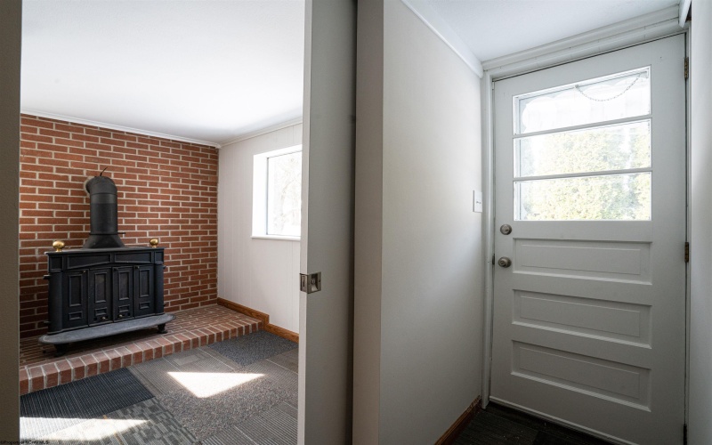 348 Jackson Street, Sistersville, West Virginia 26175, 3 Bedrooms Bedrooms, 9 Rooms Rooms,3 BathroomsBathrooms,Single Family Detached,For Sale,Jackson,10163975