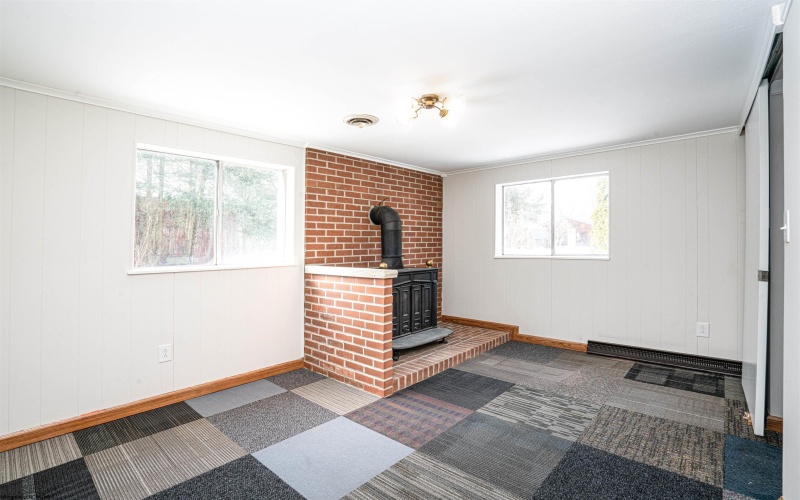 348 Jackson Street, Sistersville, West Virginia 26175, 3 Bedrooms Bedrooms, 9 Rooms Rooms,3 BathroomsBathrooms,Single Family Detached,For Sale,Jackson,10163975