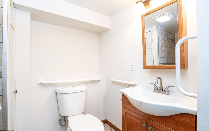 348 Jackson Street, Sistersville, West Virginia 26175, 3 Bedrooms Bedrooms, 9 Rooms Rooms,3 BathroomsBathrooms,Single Family Detached,For Sale,Jackson,10163975