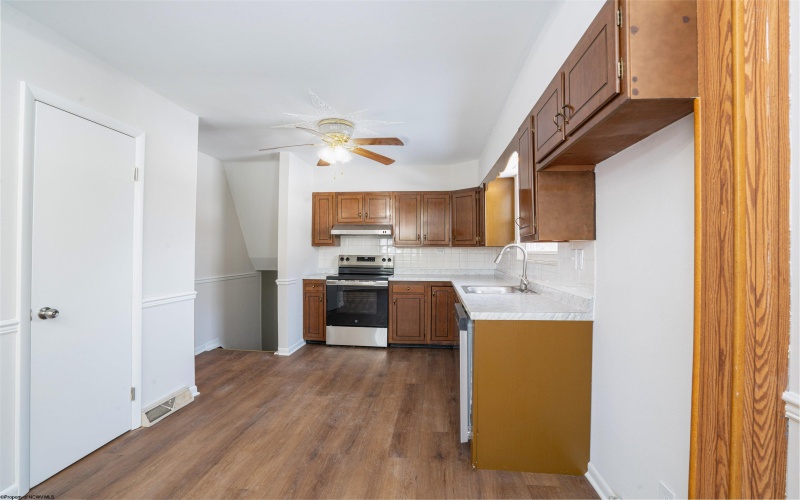 348 Jackson Street, Sistersville, West Virginia 26175, 3 Bedrooms Bedrooms, 9 Rooms Rooms,3 BathroomsBathrooms,Single Family Detached,For Sale,Jackson,10163975