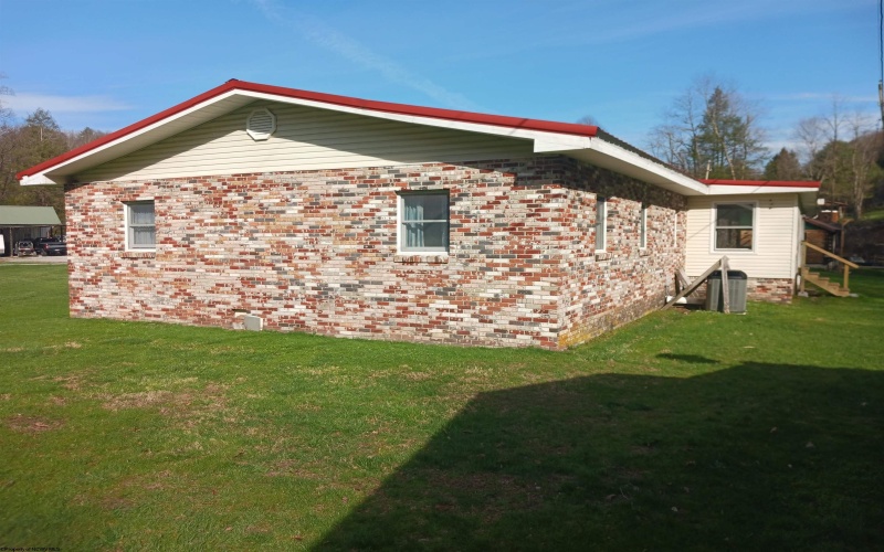 8106 Alton Road, Adrian, West Virginia 26210, 3 Bedrooms Bedrooms, 5 Rooms Rooms,1 BathroomBathrooms,Single Family Detached,For Sale,Alton,10163989