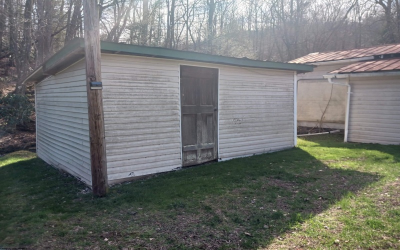 8106 Alton Road, Adrian, West Virginia 26210, 3 Bedrooms Bedrooms, 5 Rooms Rooms,1 BathroomBathrooms,Single Family Detached,For Sale,Alton,10163989