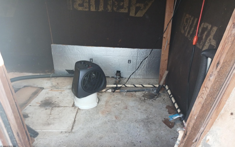 8106 Alton Road, Adrian, West Virginia 26210, 3 Bedrooms Bedrooms, 5 Rooms Rooms,1 BathroomBathrooms,Single Family Detached,For Sale,Alton,10163989