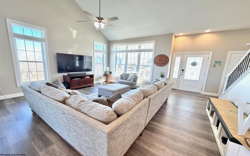 109 Canto Drive, Morgantown, West Virginia 26508, 4 Bedrooms Bedrooms, 9 Rooms Rooms,3 BathroomsBathrooms,Single Family Detached,For Sale,Canto,10163988