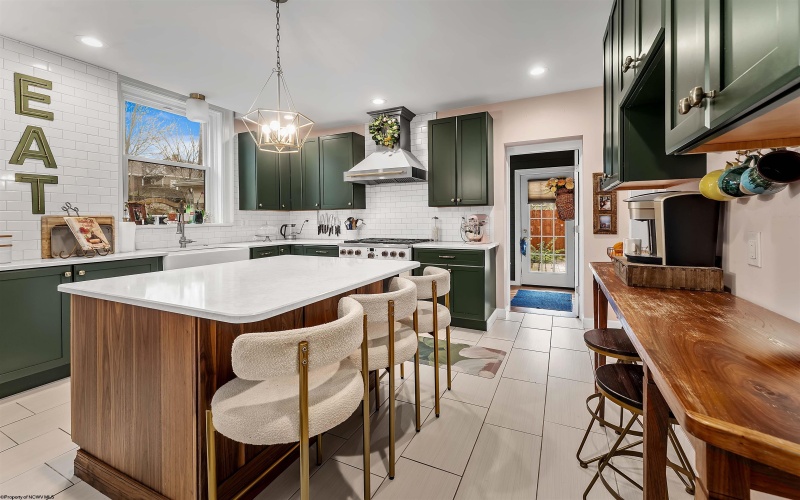 220 Park Street, Morgantown, West Virginia 26501, 7 Bedrooms Bedrooms, 12 Rooms Rooms,3 BathroomsBathrooms,Single Family Detached,For Sale,Park,10163979