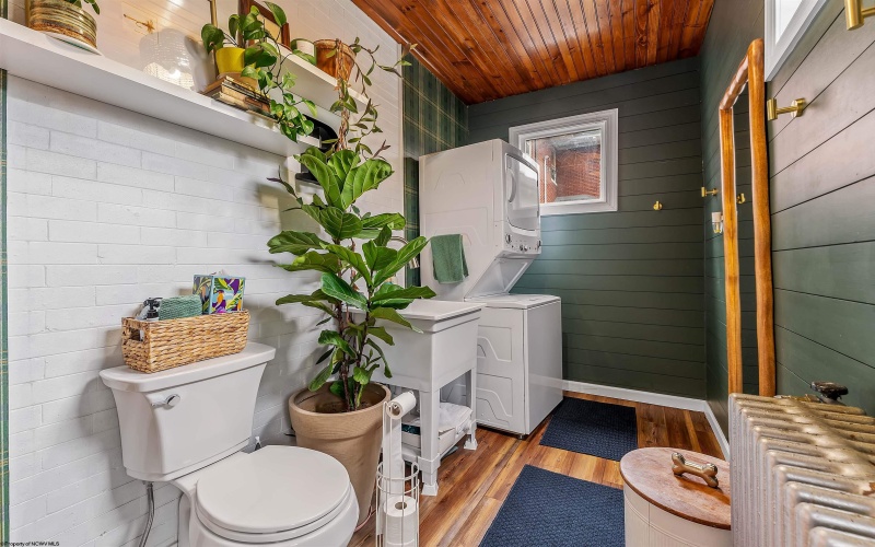 220 Park Street, Morgantown, West Virginia 26501, 7 Bedrooms Bedrooms, 12 Rooms Rooms,3 BathroomsBathrooms,Single Family Detached,For Sale,Park,10163979