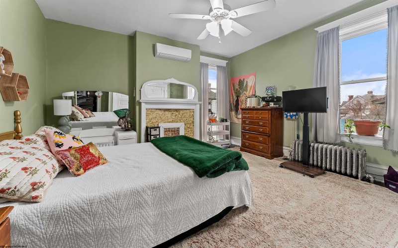 220 Park Street, Morgantown, West Virginia 26501, 7 Bedrooms Bedrooms, 12 Rooms Rooms,3 BathroomsBathrooms,Single Family Detached,For Sale,Park,10163979