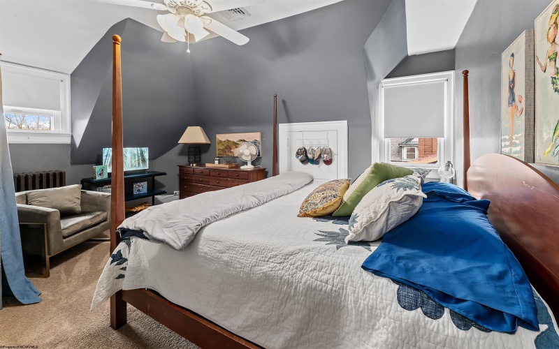 220 Park Street, Morgantown, West Virginia 26501, 7 Bedrooms Bedrooms, 12 Rooms Rooms,3 BathroomsBathrooms,Single Family Detached,For Sale,Park,10163979