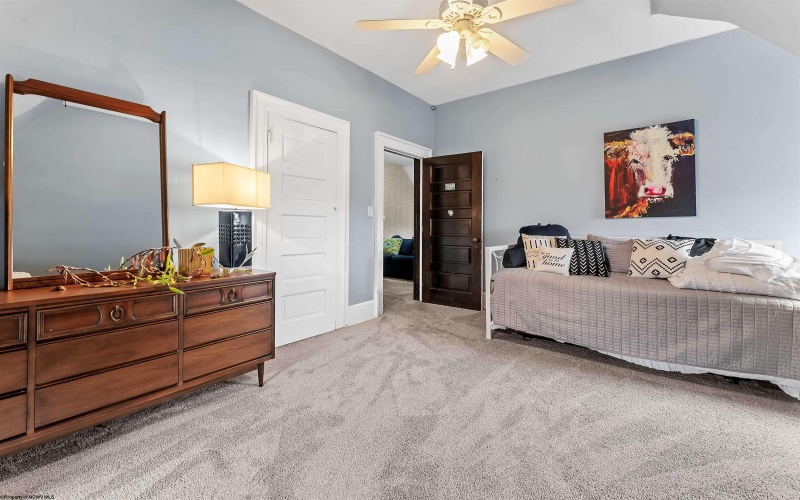 220 Park Street, Morgantown, West Virginia 26501, 7 Bedrooms Bedrooms, 12 Rooms Rooms,3 BathroomsBathrooms,Single Family Detached,For Sale,Park,10163979