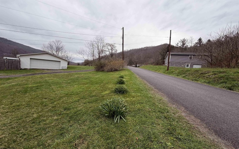 10 Center Street, Rowlesburg, West Virginia 26425, 1 Bedroom Bedrooms, 4 Rooms Rooms,Single Family Detached,For Sale,Center,10163981