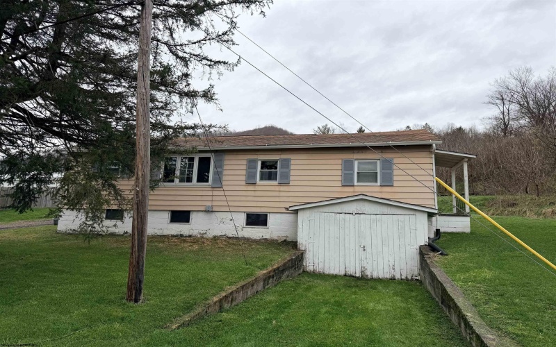 10 Center Street, Rowlesburg, West Virginia 26425, 1 Bedroom Bedrooms, 4 Rooms Rooms,Single Family Detached,For Sale,Center,10163981