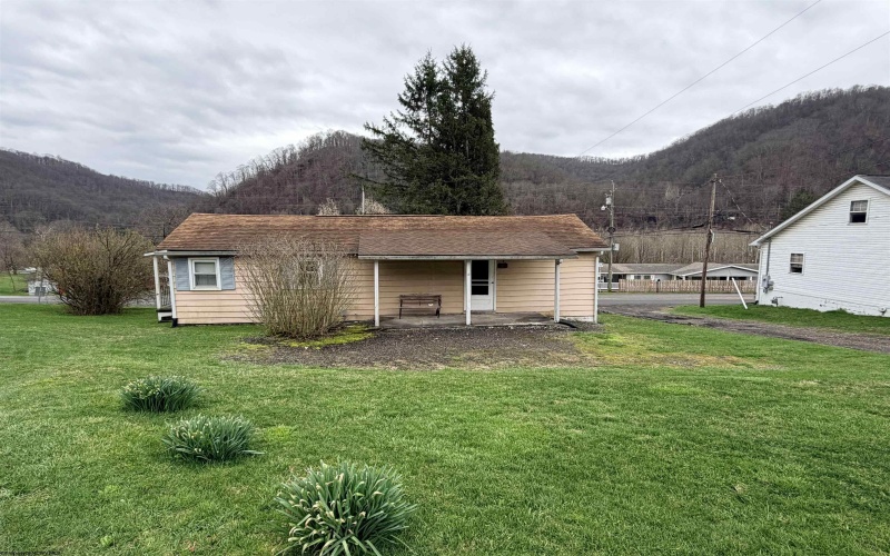 10 Center Street, Rowlesburg, West Virginia 26425, 1 Bedroom Bedrooms, 4 Rooms Rooms,Single Family Detached,For Sale,Center,10163981