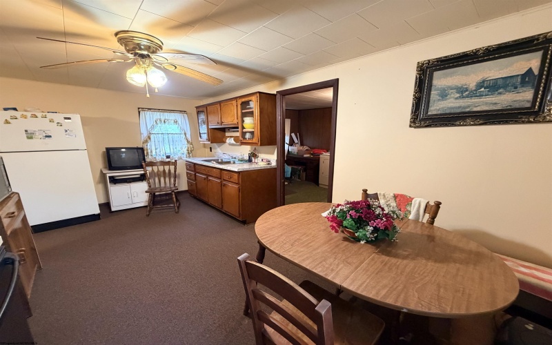 10 Center Street, Rowlesburg, West Virginia 26425, 1 Bedroom Bedrooms, 4 Rooms Rooms,Single Family Detached,For Sale,Center,10163981