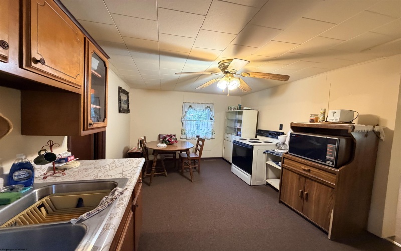 10 Center Street, Rowlesburg, West Virginia 26425, 1 Bedroom Bedrooms, 4 Rooms Rooms,Single Family Detached,For Sale,Center,10163981