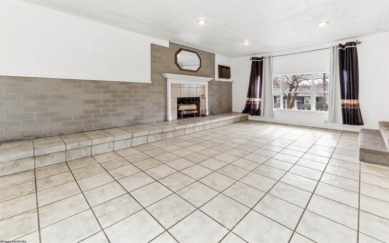 1041 Montrose Avenue, Morgantown, West Virginia 26505, 2 Bedrooms Bedrooms, 6 Rooms Rooms,2 BathroomsBathrooms,Single Family Detached,For Sale,Montrose,10163983