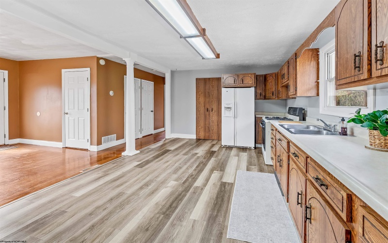 1041 Montrose Avenue, Morgantown, West Virginia 26505, 2 Bedrooms Bedrooms, 6 Rooms Rooms,2 BathroomsBathrooms,Single Family Detached,For Sale,Montrose,10163983