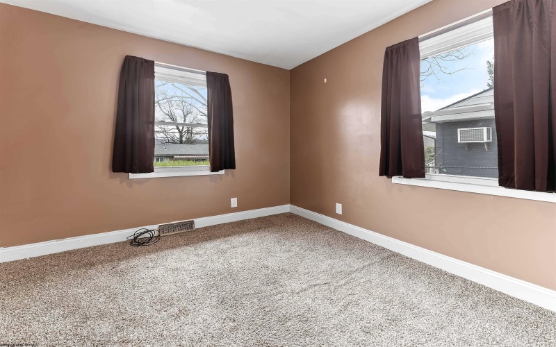 1041 Montrose Avenue, Morgantown, West Virginia 26505, 2 Bedrooms Bedrooms, 6 Rooms Rooms,2 BathroomsBathrooms,Single Family Detached,For Sale,Montrose,10163983