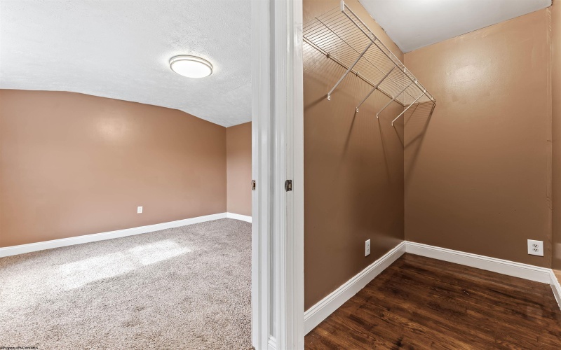 1041 Montrose Avenue, Morgantown, West Virginia 26505, 2 Bedrooms Bedrooms, 6 Rooms Rooms,2 BathroomsBathrooms,Single Family Detached,For Sale,Montrose,10163983