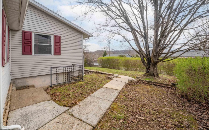 1041 Montrose Avenue, Morgantown, West Virginia 26505, 2 Bedrooms Bedrooms, 6 Rooms Rooms,2 BathroomsBathrooms,Single Family Detached,For Sale,Montrose,10163983