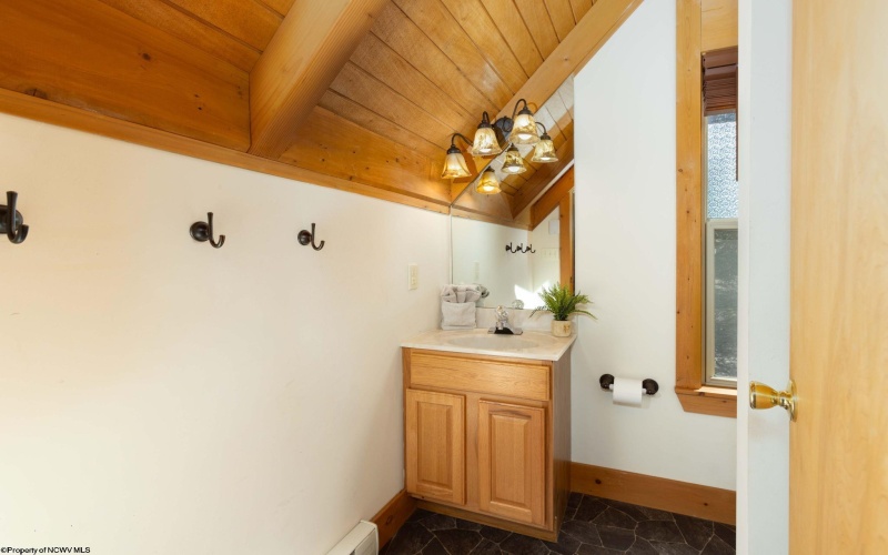 74 Bluebell Drive, Terra Alta, West Virginia 26764, 3 Bedrooms Bedrooms, 10 Rooms Rooms,3 BathroomsBathrooms,Single Family Detached,For Sale,Bluebell,10163987