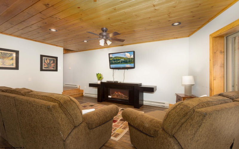 74 Bluebell Drive, Terra Alta, West Virginia 26764, 3 Bedrooms Bedrooms, 10 Rooms Rooms,3 BathroomsBathrooms,Single Family Detached,For Sale,Bluebell,10163987