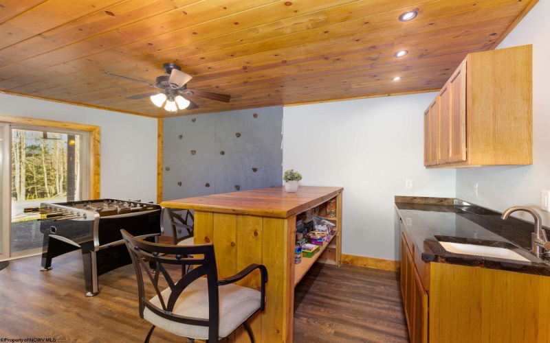 74 Bluebell Drive, Terra Alta, West Virginia 26764, 3 Bedrooms Bedrooms, 10 Rooms Rooms,3 BathroomsBathrooms,Single Family Detached,For Sale,Bluebell,10163987